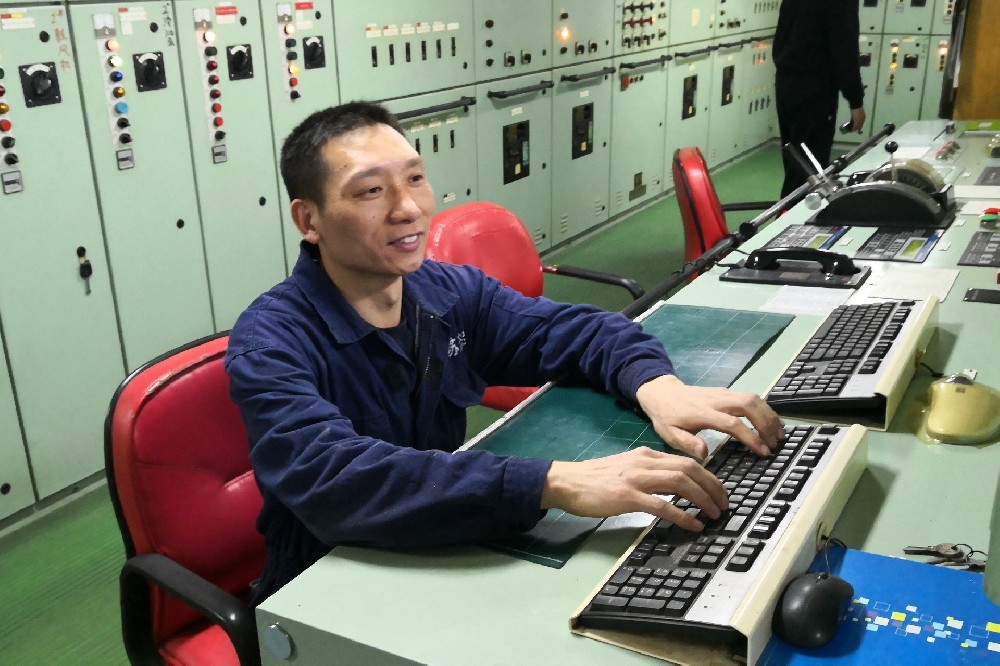 致敬遠(yuǎn)洋奮楫者 | 航海工匠朱曉亮