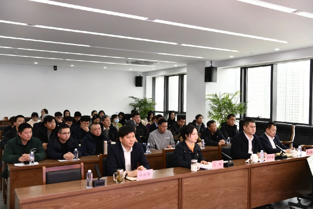 從“心”出發(fā)！江蘇遠(yuǎn)洋“奮楫遠(yuǎn)洋大學(xué)堂”開講啦！