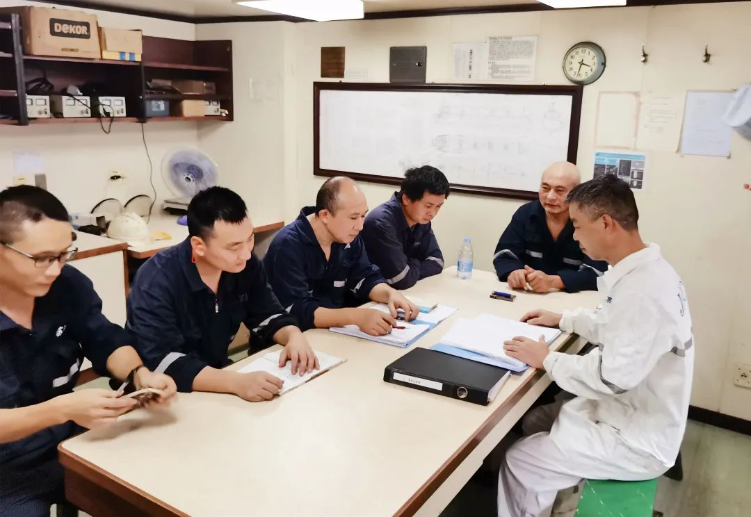 喜慶二十大 建功新時(shí)代 | 黨的二十大精神在基層一線落地生根——江蘇遠(yuǎn)洋船員公司黨總支掀起學(xué)習(xí)熱潮