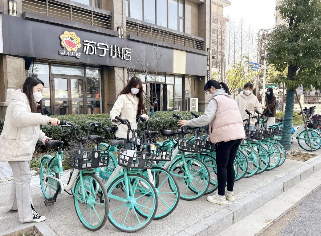 匯聚遠(yuǎn)洋青春力量，傳承發(fā)揚(yáng)雷鋒精神——新世紀(jì)團(tuán)支部開(kāi)展學(xué)雷鋒活動(dòng)