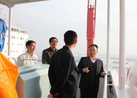 公司領導慰問“JOSCO SHINE”輪全體船員