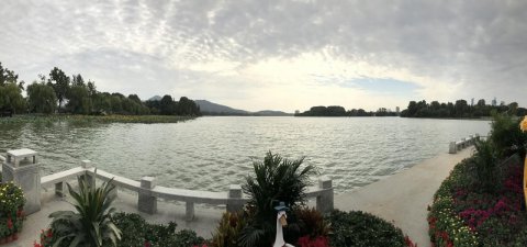 江蘇遠(yuǎn)洋新世紀(jì)和通海航運舉辦員工環(huán)湖健步走活動