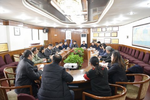 公司召開江蘇省外輪供應(yīng)有限公司中層以上領(lǐng)導(dǎo)干部會(huì)議