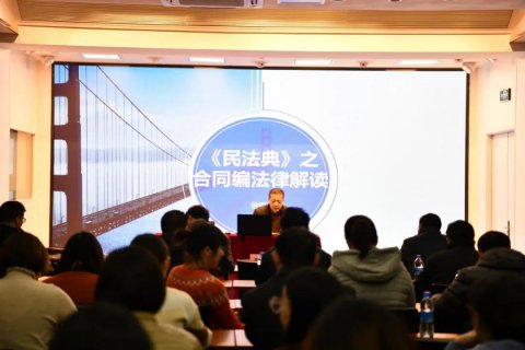 傳播法律知識 弘揚(yáng)法治精神