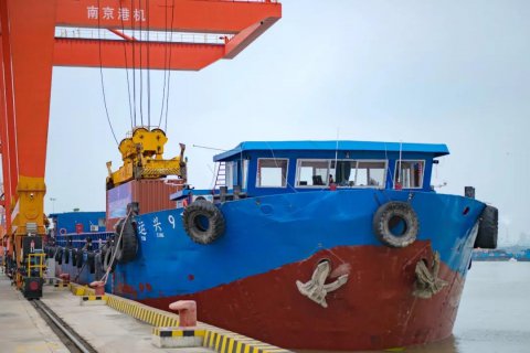 獻(xiàn)禮百年華誕 | “運(yùn)河戰(zhàn)略”再提速！江蘇遠(yuǎn)洋宿遷-太倉航線實(shí)現(xiàn)內(nèi)外貿(mào)“雙輪驅(qū)動”