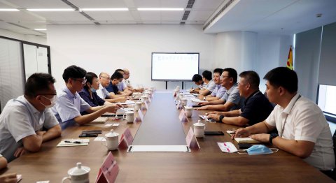 省港口集團(tuán)長(zhǎng)江集裝箱事業(yè)部、航運(yùn)事業(yè)部聯(lián)合赴鹽城港交流洽談